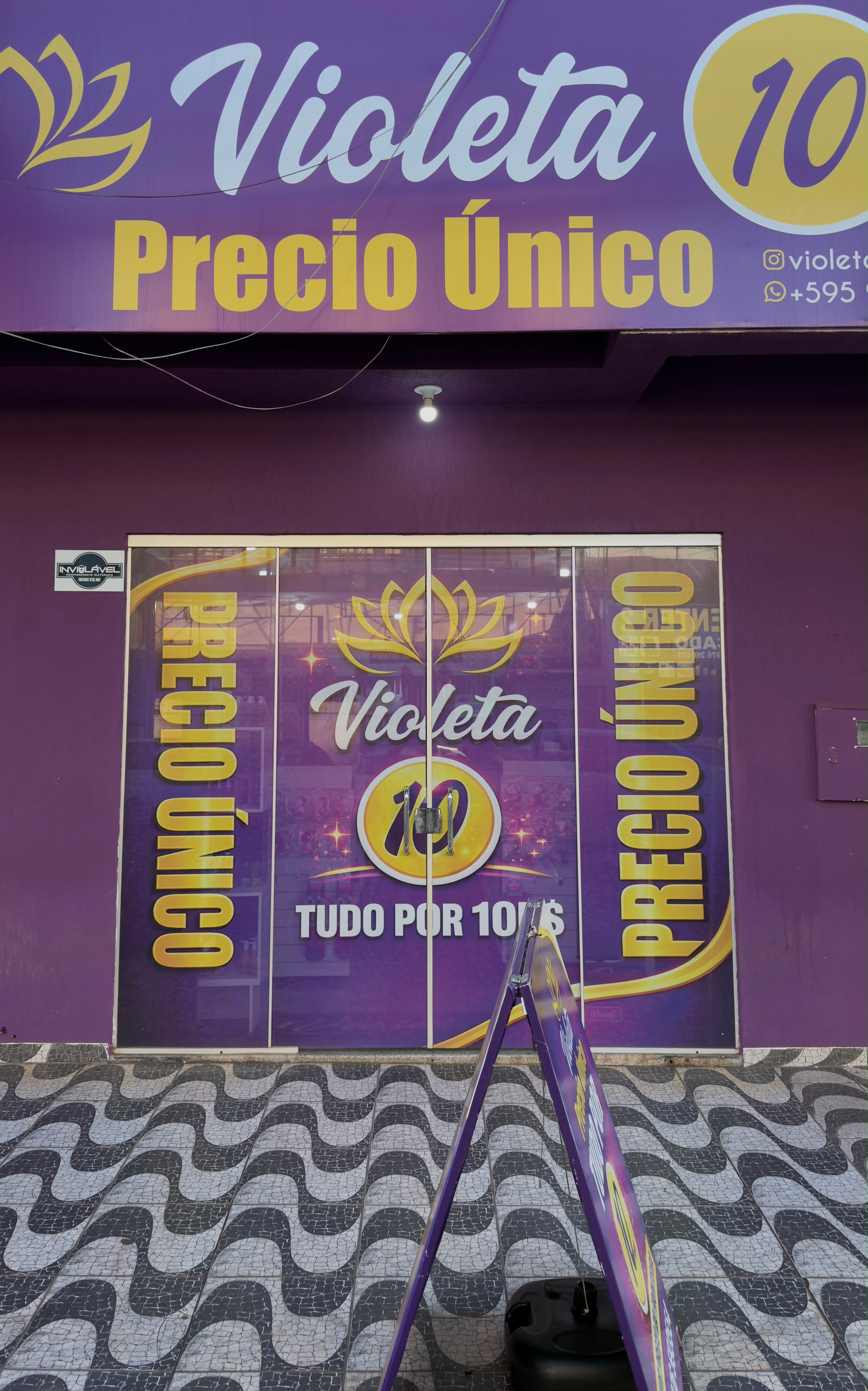 Fachada da loja Violeta 10